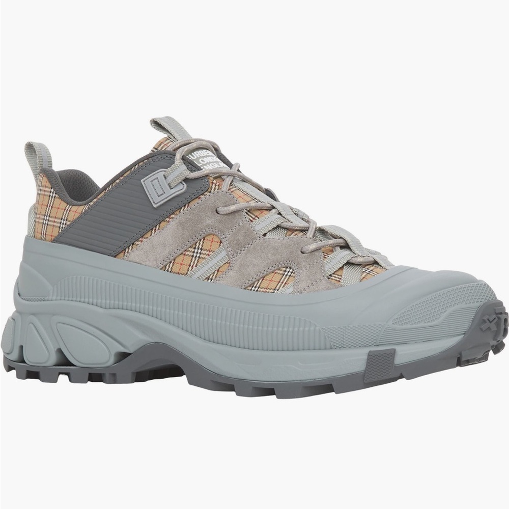New 💯 Authentic Burberry London Notables Sneakers – Stylish & Weather-Ready